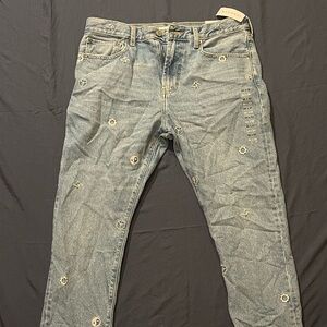 **NEW w/ TAGS** PACSUN embroidered jeans